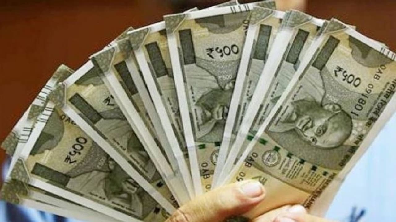 ബാങ്ക് എഫ്ഡികളെക്കാൾ മികച്ച പലിശയിൽ ഒരു പോസ്റ്റ് ഓഫീസ് സ്കീമിതാ; വിശദാംശങ്ങൾ ബാങ്ക് എഫ്ഡികളെക്കാൾ മികച്ച പലിശയിൽ ഒരു പോസ്റ്റ് ഓഫീസ് സ്കീമിതാ; വിശദാംശങ്ങൾ