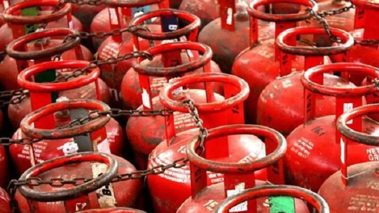 LPG ಸಿಲಿಂಡರ್ ಖರೀದಿ ಸಬ್ಸಿಡಿ ರದ್ದು: ಪರೋಕ್ಷ ಒಪ್ಪಿದ ಕೇಂದ್ರ ಸರ್ಕಾರ LPG ಸಿಲಿಂಡರ್ ಖರೀದಿ ಸಬ್ಸಿಡಿ ರದ್ದು: ಪರೋಕ್ಷ ಒಪ್ಪಿದ ಕೇಂದ್ರ ಸರ್ಕಾರ
