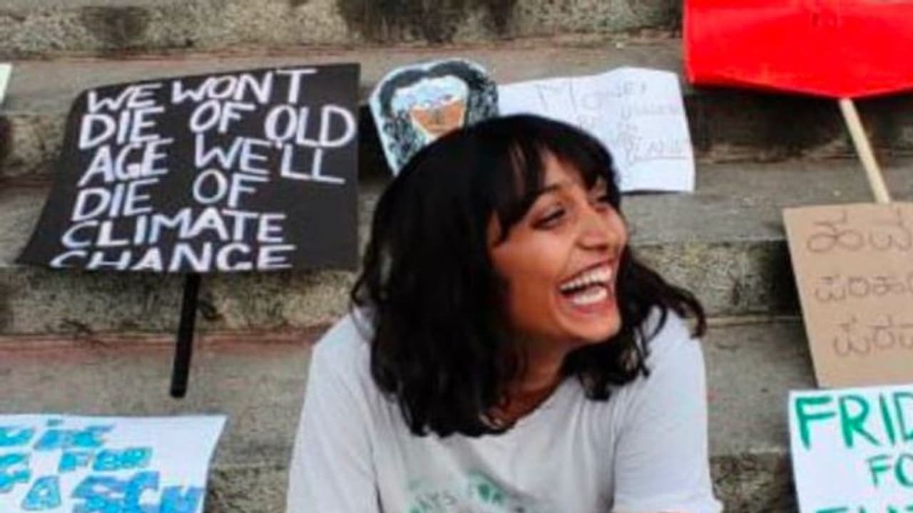 ദിഷ രവി കേരളത്തില്‍ നിന്നുള്ള ക്രിസ്ത്യാനി എന്ന് വ്യാജപ്രചരണം