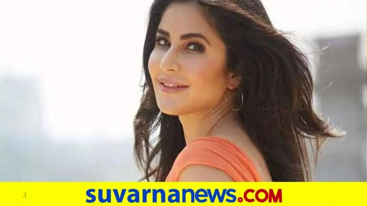 ಬಟನೇ ಇಲ್ಲದ ಕತ್ರೀನಾ ಕೈಫೇ ಸೇಫ್ಟಿ ಪಿನ್ ಸ್ವೆಟರ್ ಬೆಲೆ 25 ಸಾವಿರವಂತೆ! ಬಟನೇ ಇಲ್ಲದ ಕತ್ರೀನಾ ಕೈಫೇ ಸೇಫ್ಟಿ ಪಿನ್ ಸ್ವೆಟರ್ ಬೆಲೆ 25 ಸಾವಿರವಂತೆ!