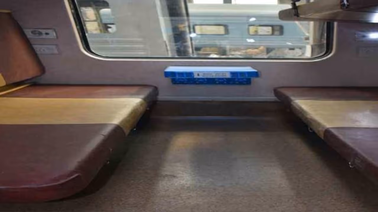 ಮಲಗುವ ನಿಯಮ ಬದಲಿಸಿದ ರೈಲು, ಟೈಂ ತಪ್ಪಿದ್ರೆ ಪ್ರಯಾಣಿಕರಿಗೆ ಶಿಕ್ಷೆ