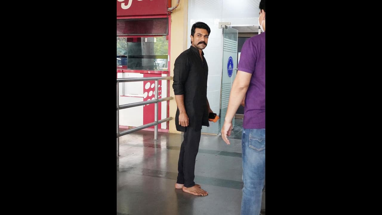 రాజమండ్రిలో రామ్ చరణ్..! రాజమండ్రిలో రామ్ చరణ్..!