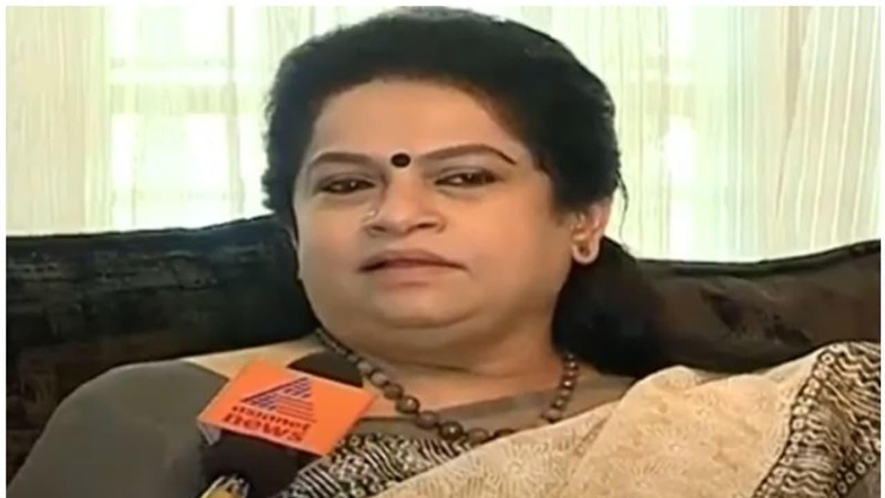 മത്സരിക്കുന്നെങ്കിൽ അത് തൃശൂര് തന്നെ ; പിന്നിൽ നിന്ന് പാലം വലിച്ചവരോട് പരാതിയില്ലെന്ന് പത്മജ വേണുഗോപാൽ മത്സരിക്കുന്നെങ്കിൽ അത് തൃശൂര് തന്നെ ; പിന്നിൽ നിന്ന് പാലം വലിച്ചവരോട് പരാതിയില്ലെന്ന് പത്മജ വേണുഗോപാൽ