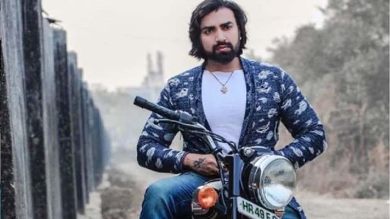 MS धोनी में रहे सुशांत के को एक्टर ने किया सुसाइड, नोट में किया खुलासा, खराब थे पत्नी संग रिश्ते MS धोनी में रहे सुशांत के को एक्टर ने किया सुसाइड, नोट में किया खुलासा, खराब थे पत्नी संग रिश्ते