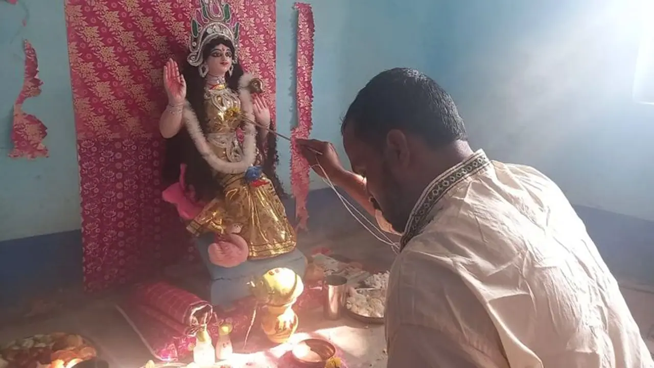করোনার প্রকোপ সরস্বতী পুজোতেও, স্কুলে পুজো হলেও ছাত্র ছাত্রীর উপস্থিতির হার প্রায় শূন্য