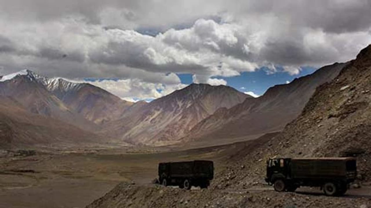 Bridge On Pangong: প্যাংগং লেকের ওপর চিনা ব্রিজ তৈরি বেআইনী কড়া বার্তা নয়াদিল্লির Bridge On Pangong: প্যাংগং লেকের ওপর চিনা ব্রিজ তৈরি বেআইনী কড়া বার্তা নয়াদিল্লির