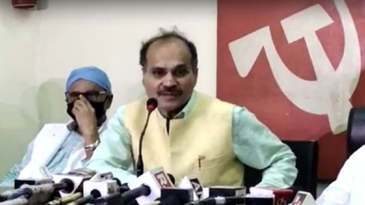 'আনুগত্যের বোঝায় কী করুণ অবস্থা' বিজেপির খোঁচা, সিদ্দিকি কাঁটা পিছু ছাড়ছে না অধীরের 'আনুগত্যের বোঝায় কী করুণ অবস্থা' বিজেপির খোঁচা, সিদ্দিকি কাঁটা পিছু ছাড়ছে না অধীরের