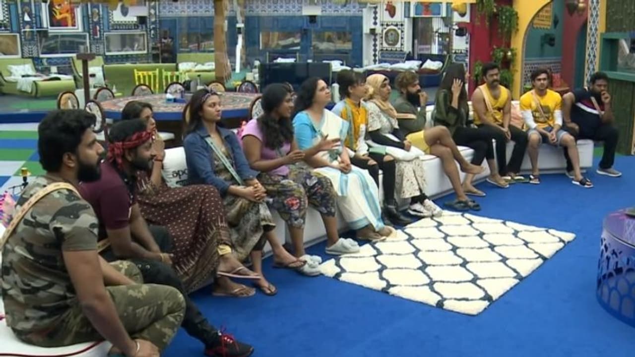 രണ്ടിനെതിരെ പത്ത് വോട്ടുകള്! ബിഗ് ബോസ് സീസണ് 3ലെ ആദ്യ ക്യാപ്റ്റനെ തെരഞ്ഞെടുത്തു രണ്ടിനെതിരെ പത്ത് വോട്ടുകള്! ബിഗ് ബോസ് സീസണ് 3ലെ ആദ്യ ക്യാപ്റ്റനെ തെരഞ്ഞെടുത്തു