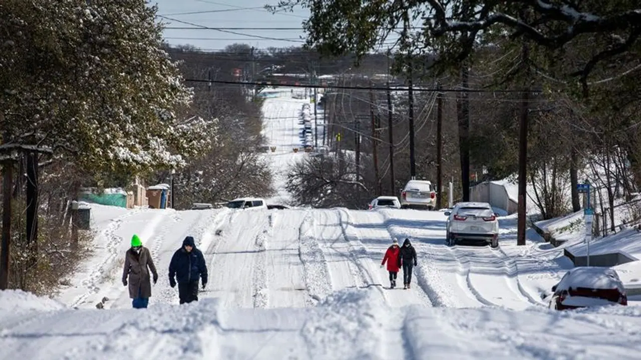US: Millions endure deep freeze without power, at least 21 dead