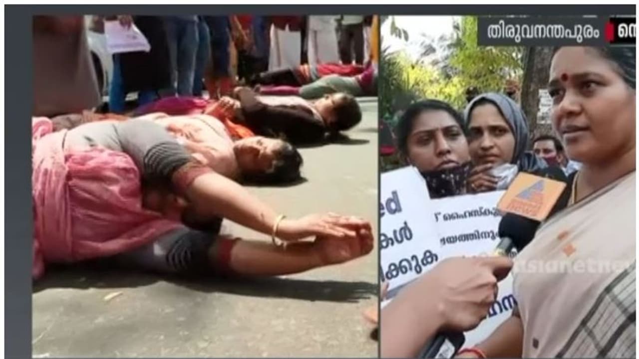 നിയമന വിവാദം; ശോഭ സുരേന്ദ്രന് 48 മണിക്കൂര് സമരം തുടങ്ങി നിയമന വിവാദം; ശോഭ സുരേന്ദ്രന് 48 മണിക്കൂര് സമരം തുടങ്ങി