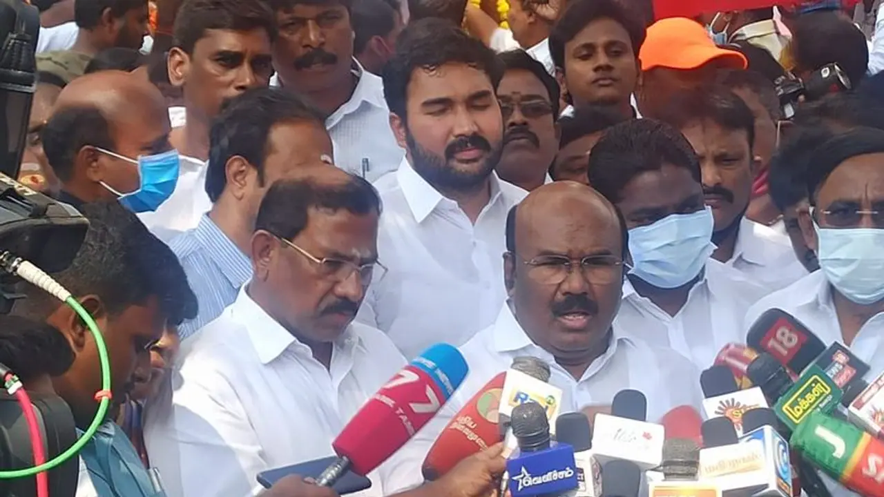 மே 2ம் தேதிக்கு முன்னரே வாக்கு எண்ணிக்கையா? அமைச்சர் ஜெயக்குமார் பரபரப்பு விளக்கம்..! மே 2ம் தேதிக்கு முன்னரே வாக்கு எண்ணிக்கையா? அமைச்சர் ஜெயக்குமார் பரபரப்பு விளக்கம்..!