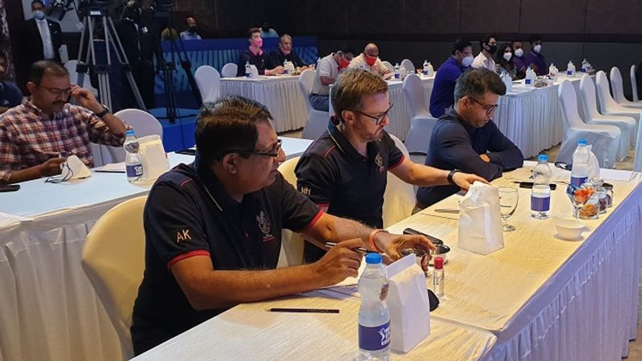 IPL Auction:8 ಫ್ರಾಂಚೈಸಿ ರೆಡಿ, RCB ಬಳಿ ಇದೆ ದೊಡ್ಡ ಲಿಸ್ಟ್! IPL Auction:8 ಫ್ರಾಂಚೈಸಿ ರೆಡಿ, RCB ಬಳಿ ಇದೆ ದೊಡ್ಡ ಲಿಸ್ಟ್!