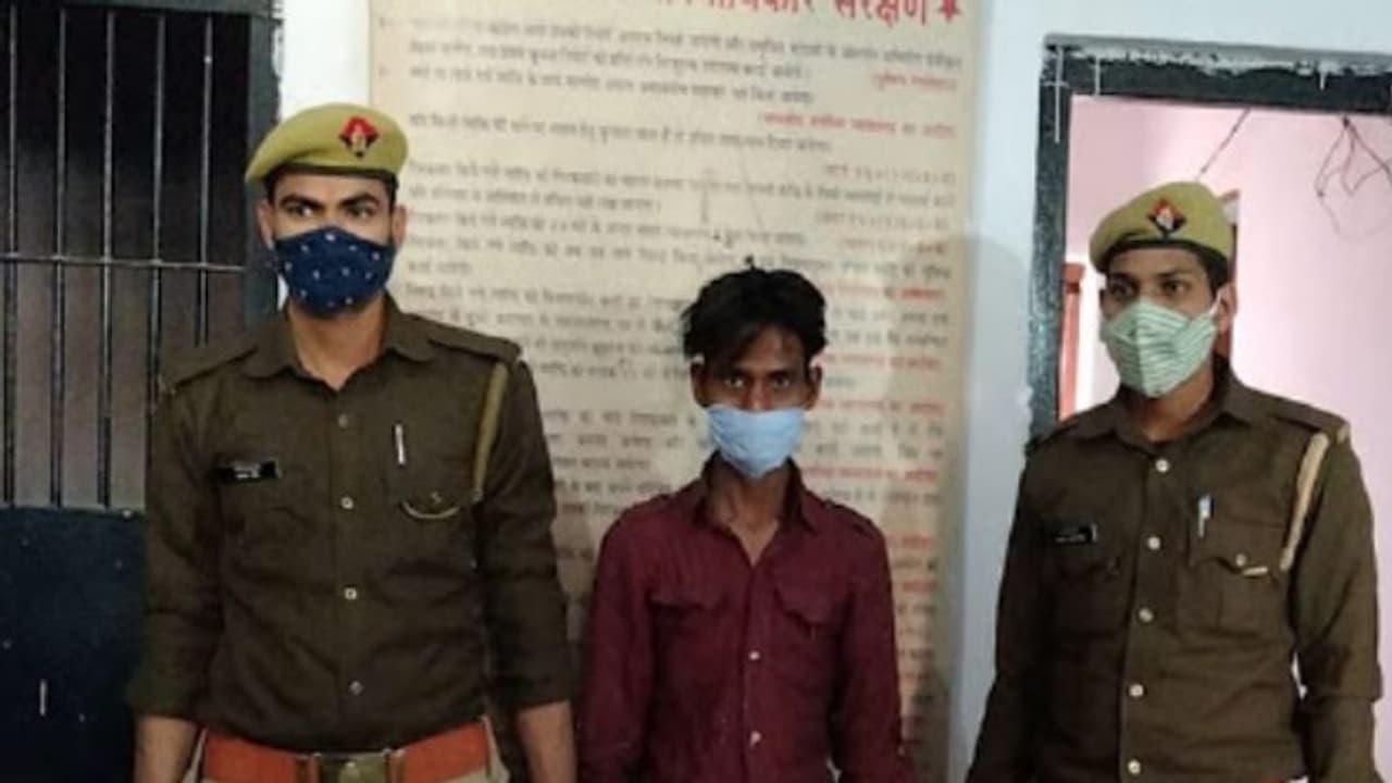 वैलेंटाइन वीक में कर रहा था छात्रा का पीछा,बात नहीं बनी तो बीच सड़क पर की घिनौनी हरकत वैलेंटाइन वीक में कर रहा था छात्रा का पीछा,बात नहीं बनी तो बीच सड़क पर की घिनौनी हरकत