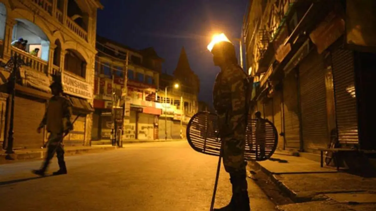 Amid rising COVID cases, Pune extends night curfew till March 14; schools, colleges to remain shut