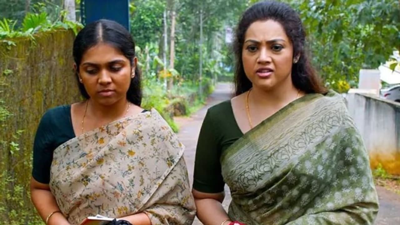 திரிஷ்யம் 2 ரீமேக் படத்தில் மீண்டும் மீனா! ஹீரோ யார் தெரியுமா? திரிஷ்யம் 2 ரீமேக் படத்தில் மீண்டும் மீனா! ஹீரோ யார் தெரியுமா?