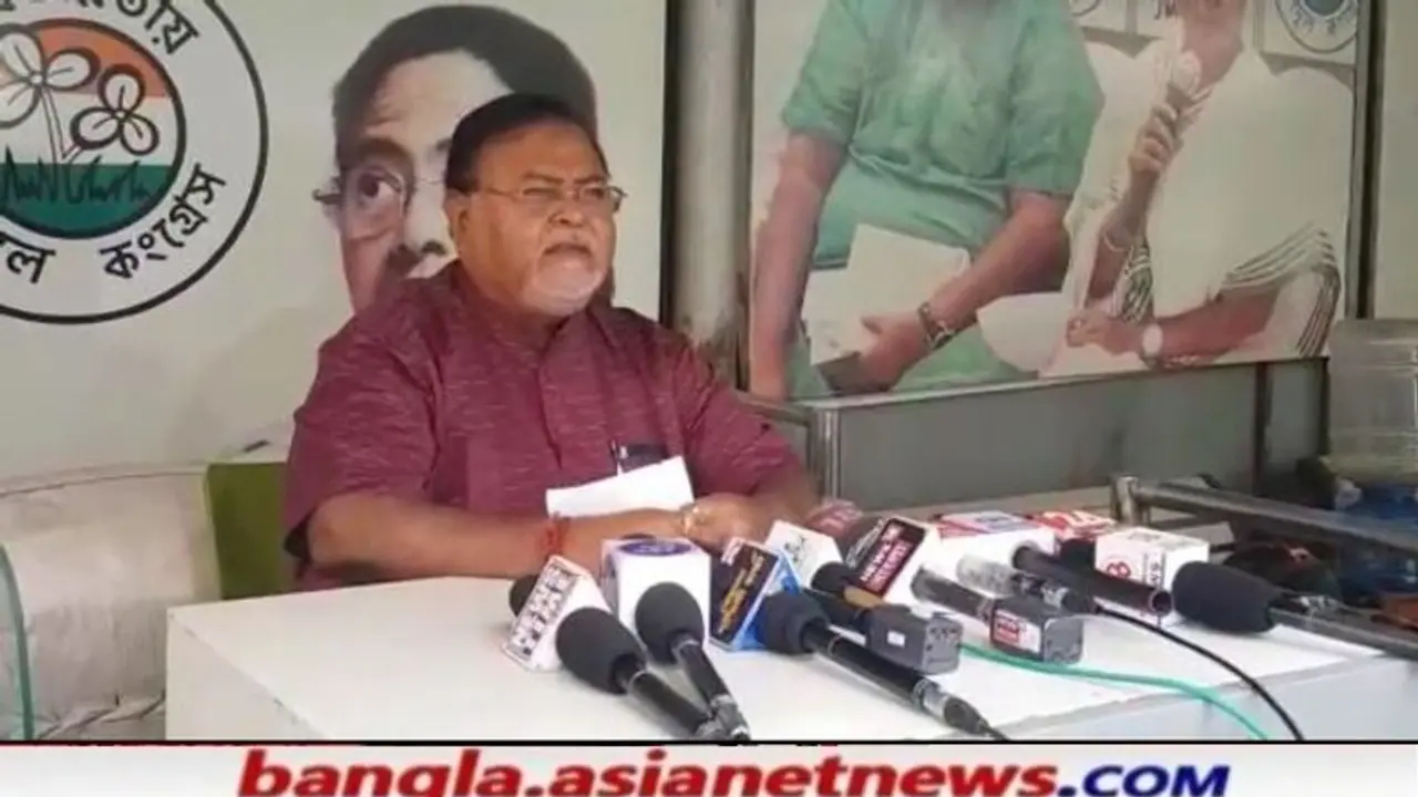 Partha Chatterjee: 'রাজ্য ব্যবস্থা নেবে', রেশন ও পেট্রোপণ্য ইস্যুতে কী বার্তা পার্থর Partha Chatterjee: 'রাজ্য ব্যবস্থা নেবে', রেশন ও পেট্রোপণ্য ইস্যুতে কী বার্তা পার্থর