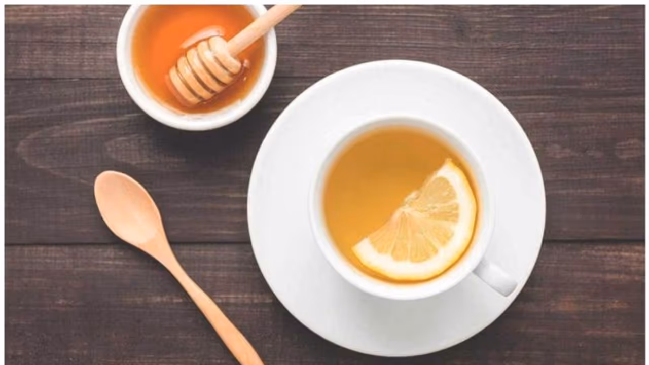 നാരങ്ങയും തേനും ചേർന്നുള്ള ഈ പാനീയം കുടിക്കൂ, വണ്ണം കുറയ്ക്കാൻ സഹായിക്കും നാരങ്ങയും തേനും ചേർന്നുള്ള ഈ പാനീയം കുടിക്കൂ, വണ്ണം കുറയ്ക്കാൻ സഹായിക്കും