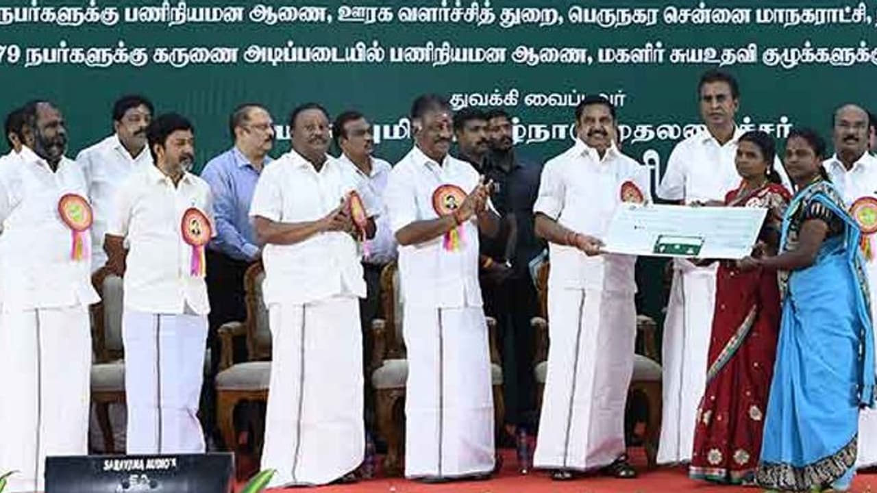 185 தொகுதியில் போட்டியிடும் அதிமுக… கெத்து காட்டும் எடப்பாடி பழனிசாமி..! 185 தொகுதியில் போட்டியிடும் அதிமுக… கெத்து காட்டும் எடப்பாடி பழனிசாமி..!