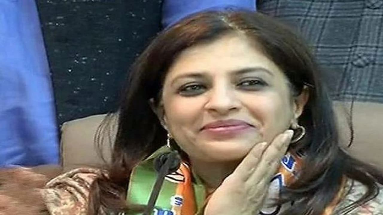 पूर्व एमपी अकबर अहमद डंपी पर शाजिया इलमी ने लगाया बदसलूकी का आरोप, पुलिस में मामला हुआ दर्ज पूर्व एमपी अकबर अहमद डंपी पर शाजिया इलमी ने लगाया बदसलूकी का आरोप, पुलिस में मामला हुआ दर्ज