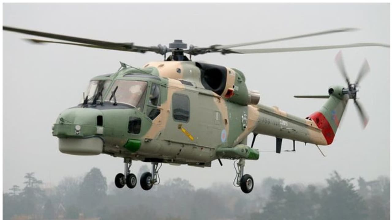 അപകടത്തില്‍ പരിക്കേറ്റ പ്രവാസിയെ ഹെലികോപ്റ്ററില്‍ ആശുപത്രിയിലേക്ക് മാറ്റി