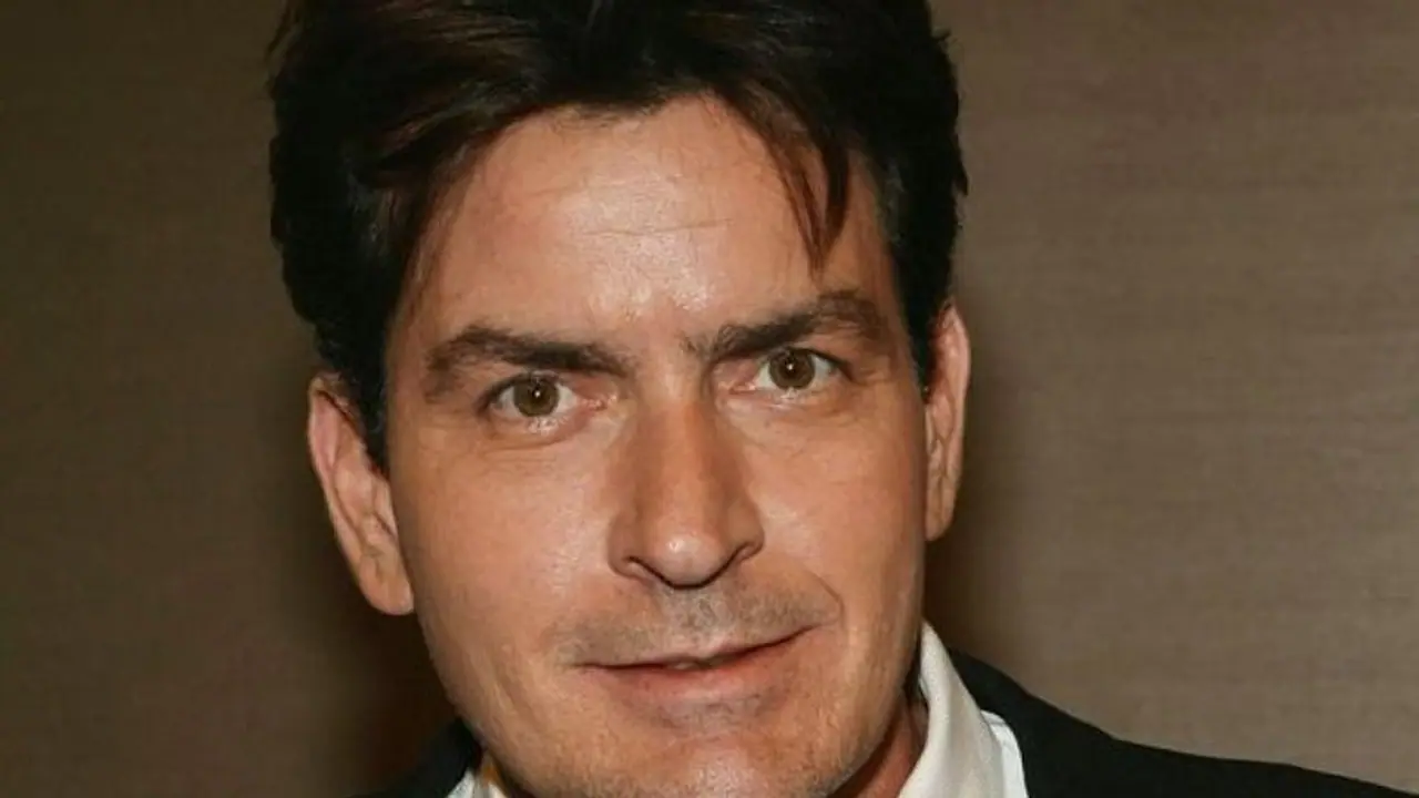 Charlie Sheen attacked by woman with deadly weapon at his Malibu home; read details Charlie Sheen attacked by woman with deadly weapon at his Malibu home; read details