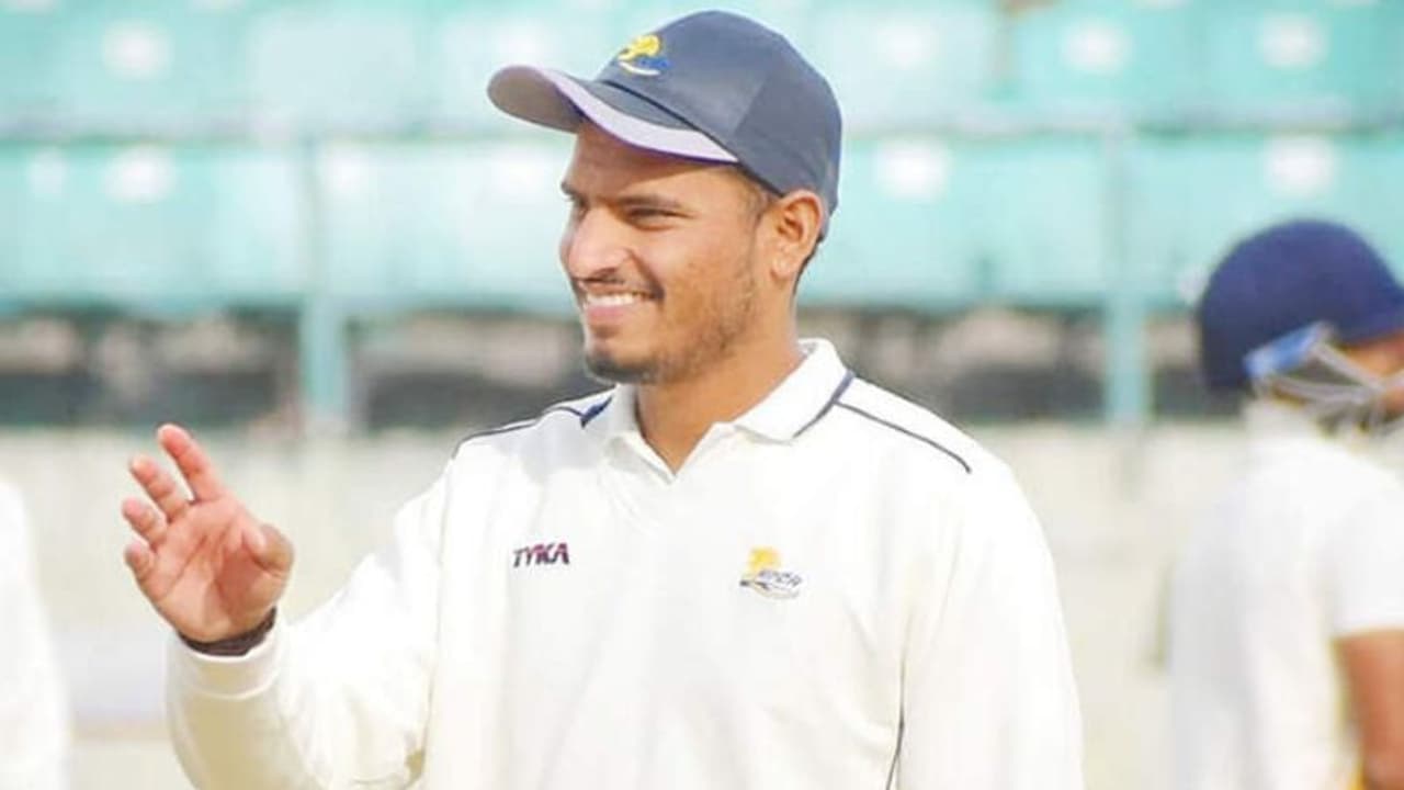 హ్యాట్రిక్ తీసిన వైభవ్ అరోరా... మహారాష్ట్రతో జరుగుతున్న మ్యాచ్లో కేకేఆర్ ప్లేయర్... హ్యాట్రిక్ తీసిన వైభవ్ అరోరా... మహారాష్ట్రతో జరుగుతున్న మ్యాచ్లో కేకేఆర్ ప్లేయర్...