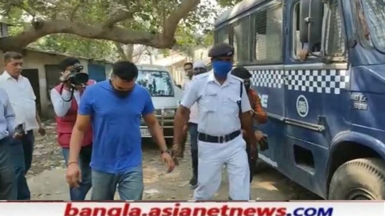 টাকা ধার নিয়ে প্রতারণা, জাল নথি বানিয়ে গ্রেফতার নিউ আলিপুরের ব্যবসায়ী টাকা ধার নিয়ে প্রতারণা, জাল নথি বানিয়ে গ্রেফতার নিউ আলিপুরের ব্যবসায়ী