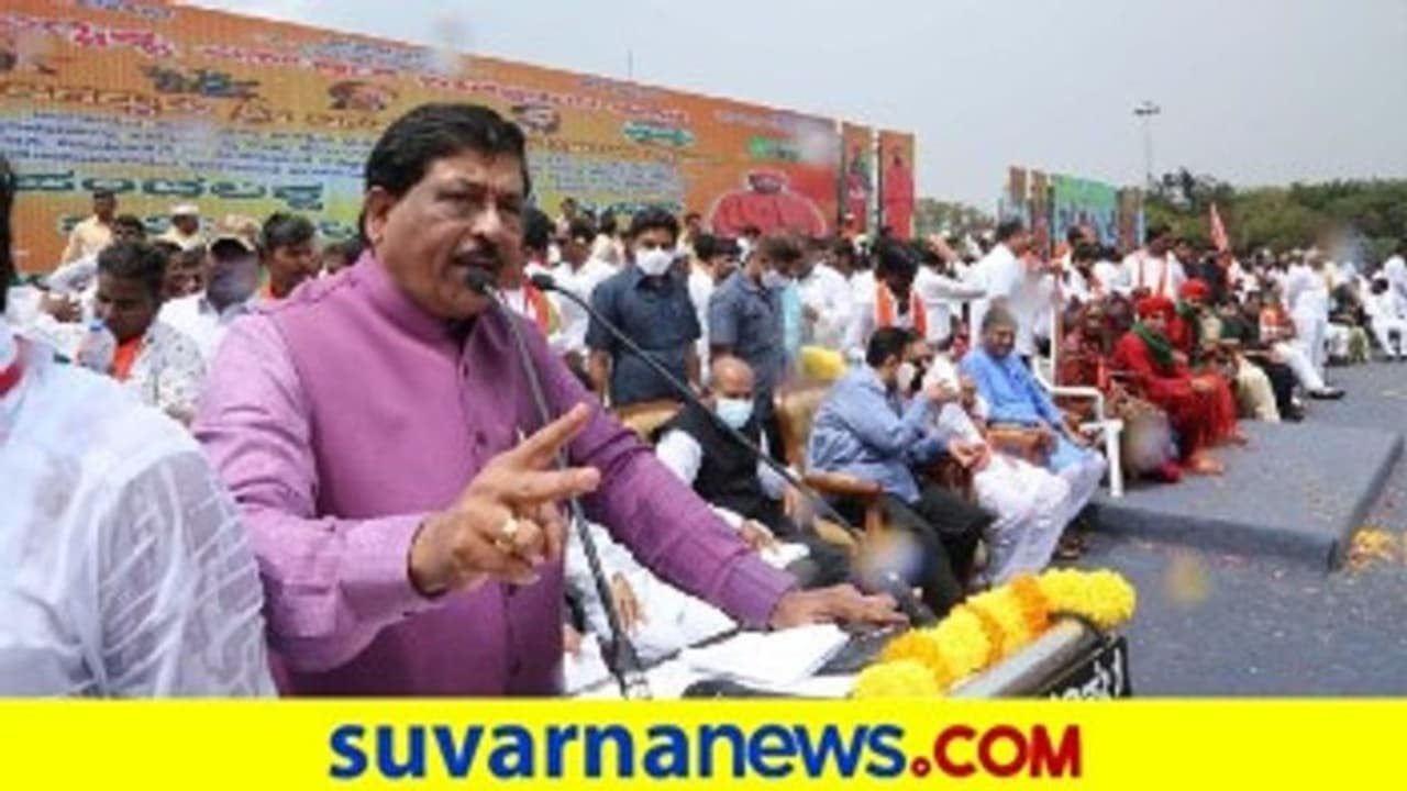 ಕೊಪ್ಪಳ: ಪಂಚಮಸಾಲಿ ಮುಖಂಡರು ಸಚಿವ ನಿರಾಣಿ ಮಧ್ಯೆ ಮಾತಿನ ಚಕಮಕಿ ಕೊಪ್ಪಳ: ಪಂಚಮಸಾಲಿ ಮುಖಂಡರು ಸಚಿವ ನಿರಾಣಿ ಮಧ್ಯೆ ಮಾತಿನ ಚಕಮಕಿ