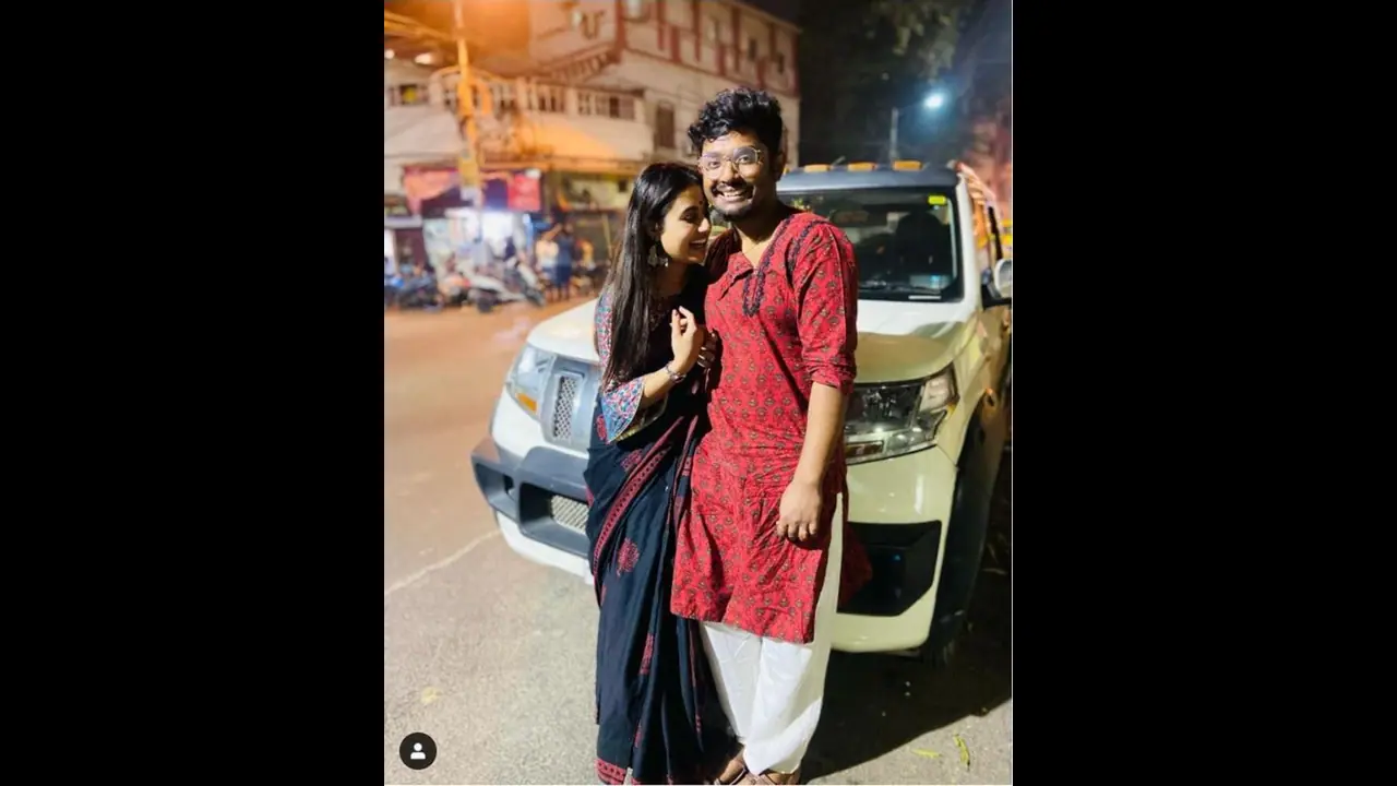 নয়া ইনিংস শুরু স্বস্তিকার, রাতারাতি নায়িকা থেকে গায়িকা হতে পুরোদমে গিটার শিখছেন শোভনের কাছেই