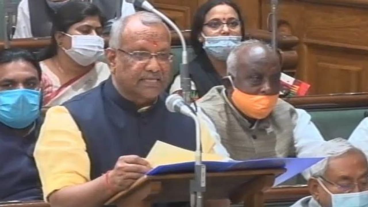 बिहार सरकार ने 55 मिनट में पेश किया बजट, 20 लाख नौकरी और भी बहुत कुछ खास, जानिए बजट की 20 बड़ी बातें... बिहार सरकार ने 55 मिनट में पेश किया बजट, 20 लाख नौकरी और भी बहुत कुछ खास, जानिए बजट की 20 बड़ी बातें...