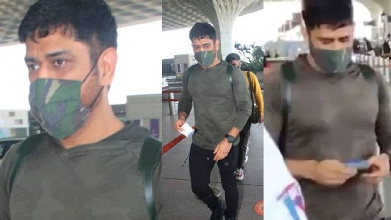 സ്റ്റൈലിഷ് ലുക്കിൽ ധോണി; ഷൂസിന്റെ വില തിരഞ്ഞ് ആരാധകര്! സ്റ്റൈലിഷ് ലുക്കിൽ ധോണി; ഷൂസിന്റെ വില തിരഞ്ഞ് ആരാധകര്!