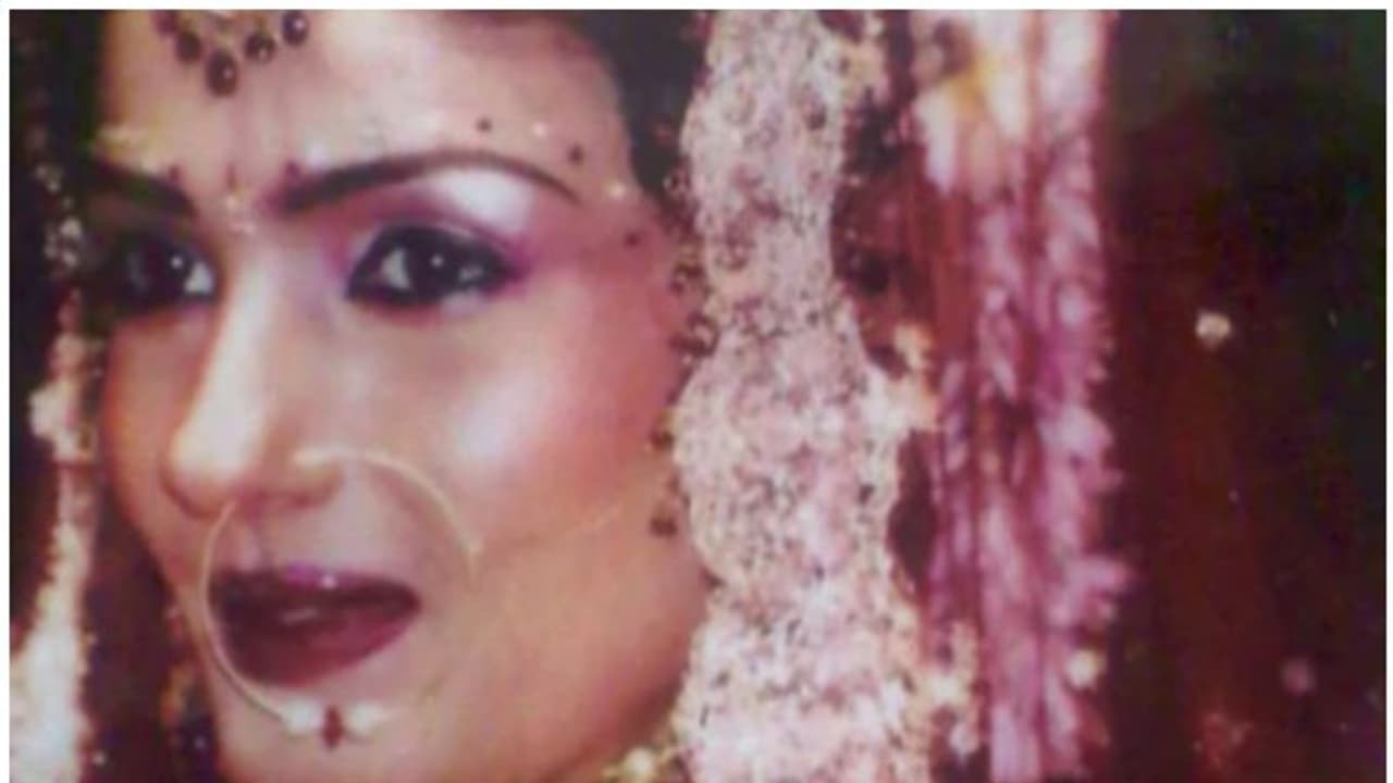 'അന്നൊരിക്കല്', വിവാഹ ആല്ബത്തില്നിന്നുള്ള ഫോട്ടോയുമായി രവീണ ടണ്ടൻ 'അന്നൊരിക്കല്', വിവാഹ ആല്ബത്തില്നിന്നുള്ള ഫോട്ടോയുമായി രവീണ ടണ്ടൻ