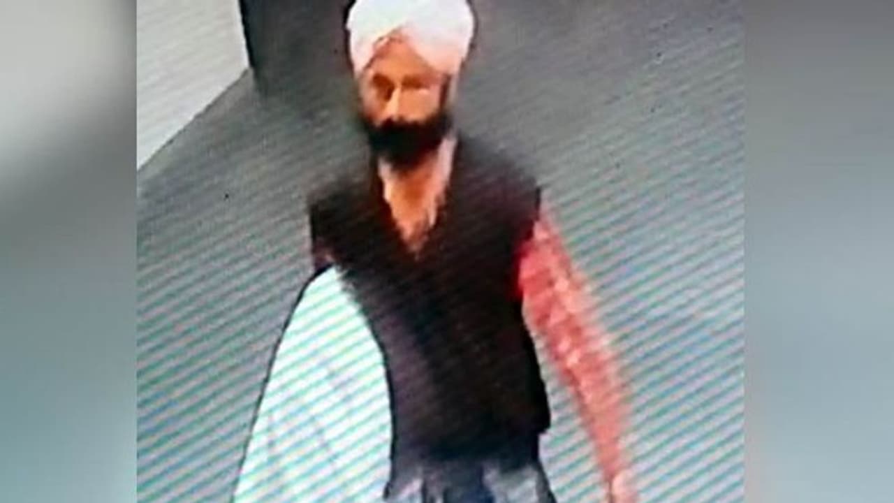 इस शख्स ने 600 रुपए में बेच दी 32 हजार की LCD टीवी, 'आखिर क्या करे मजबूरी ही कुछ ऐसी थी'... इस शख्स ने 600 रुपए में बेच दी 32 हजार की LCD टीवी, 'आखिर क्या करे मजबूरी ही कुछ ऐसी थी'...