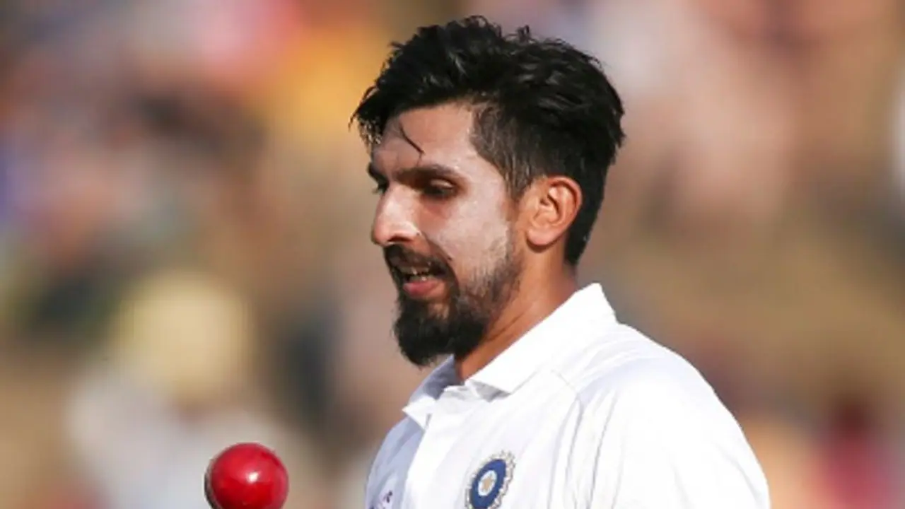 India vs England 2020 21, 3rd Test (D/N): Ishant felicitated by President Kovind on his 100th Test (Watch) India vs England 2020 21, 3rd Test (D/N): Ishant felicitated by President Kovind on his 100th Test (Watch)