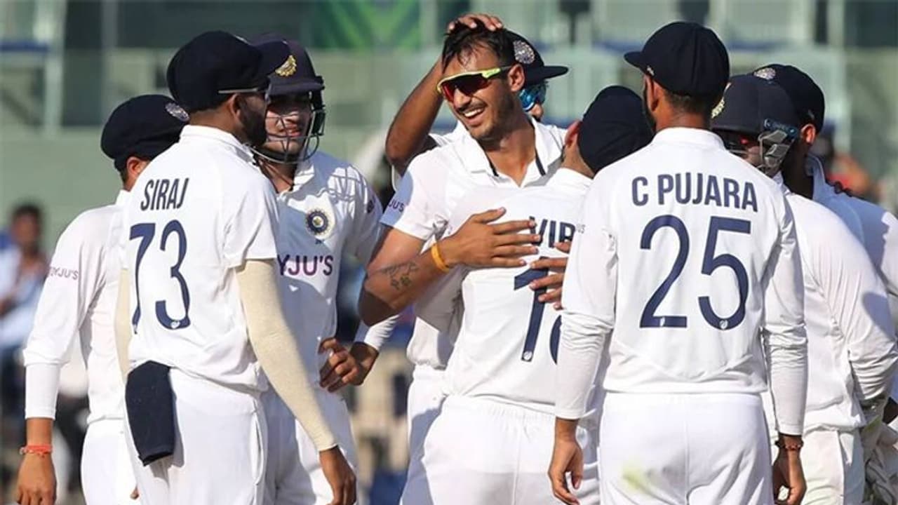 ఆరో వికెట్ కోల్పోయిన ఇంగ్లాండ్... రవిచంద్రన్ అశ్విన్, అక్షర్ స్పిన్ మ్యాజిక్... ఆరో వికెట్ కోల్పోయిన ఇంగ్లాండ్... రవిచంద్రన్ అశ్విన్, అక్షర్ స్పిన్ మ్యాజిక్...