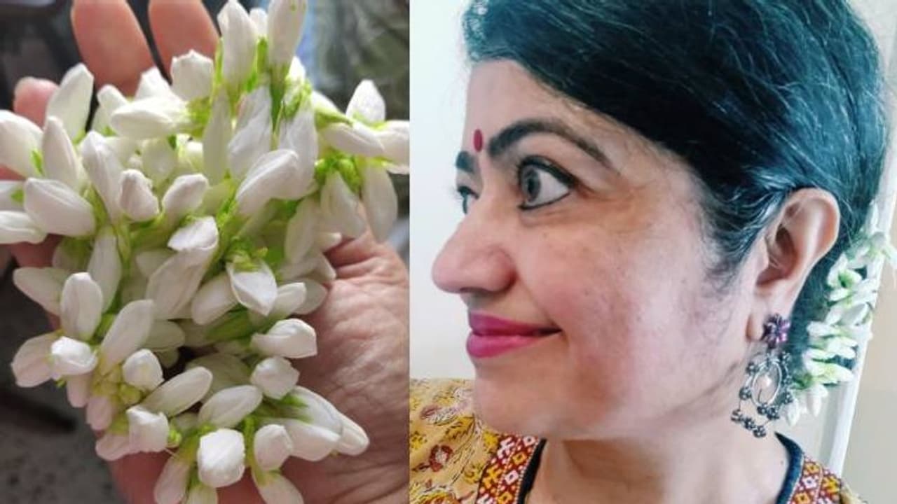 ടിഷ്യൂ പേപ്പര് കൊണ്ട് മനോഹരമായ മുല്ലപ്പൂമാല; മകള്ക്കായി അമ്മയുടെ സമ്മാനം ടിഷ്യൂ പേപ്പര് കൊണ്ട് മനോഹരമായ മുല്ലപ്പൂമാല; മകള്ക്കായി അമ്മയുടെ സമ്മാനം