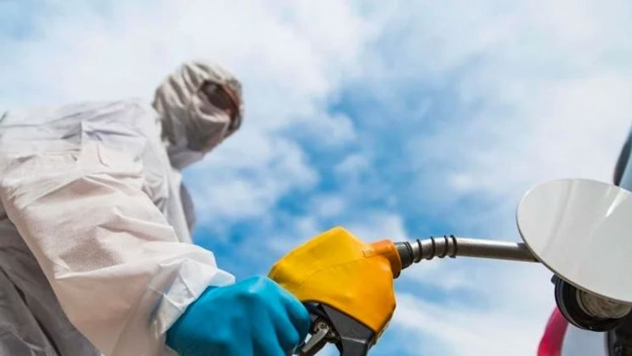 3 రోజుల విరామం తరువాత నేడు మళ్ళీ పెరిగిన పెట్రోల్, డీజిల్ ధరలు.. లీటరుకు ఎంతంటే ?