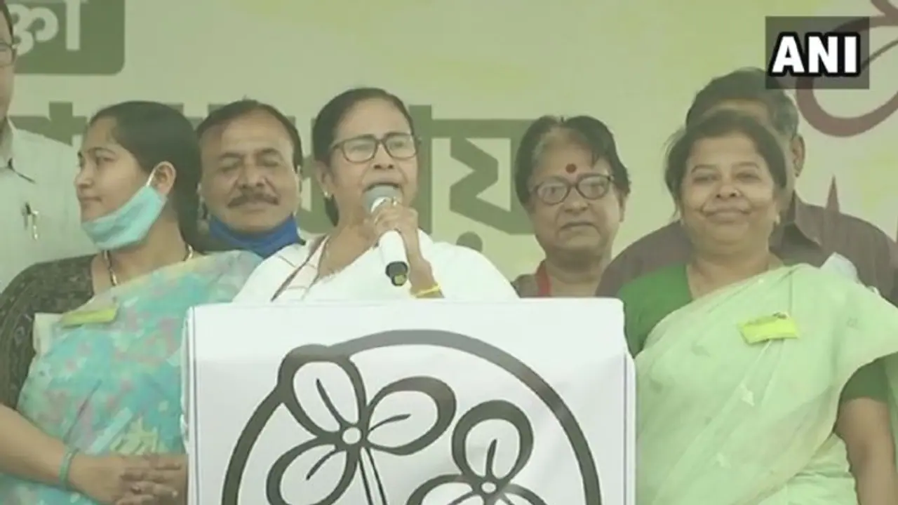 <p>Mamata Banerjee said that her government will give seats in the legislative council to all the senior citizens who did not get tickets due to their age.</p>
