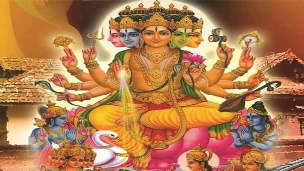 శ్రీమద్విరాట్ విశ్వకర్మ భగవానుడు శ్రీమద్విరాట్ విశ్వకర్మ భగవానుడు