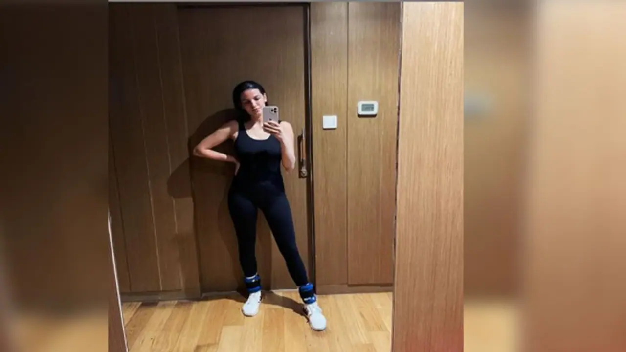Hardik Pandya wife Natasa Stankovic involves herself in a 'barbie girl' workout session (Watch video) Hardik Pandya wife Natasa Stankovic involves herself in a 'barbie girl' workout session (Watch video)