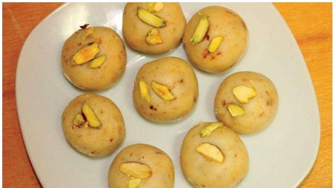 പനീർ കൊണ്ട് കിടിലനൊരു ലഡു തയ്യാറാക്കിയാലോ...