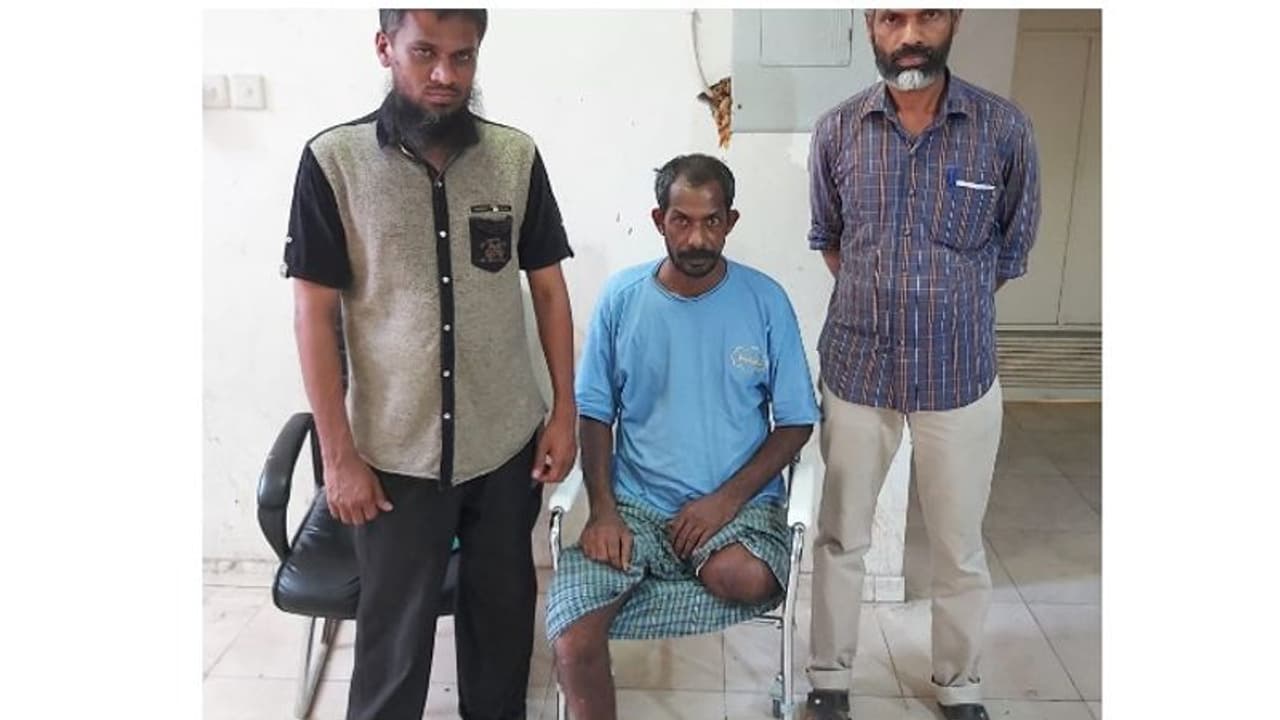 സഹപ്രവർത്തകന്റെ അശ്രദ്ധമൂലം കാൽ മുറിച്ച് മാറ്റേണ്ടി വന്ന പ്രവാസി മലയാളി നാടണഞ്ഞു സഹപ്രവർത്തകന്റെ അശ്രദ്ധമൂലം കാൽ മുറിച്ച് മാറ്റേണ്ടി വന്ന പ്രവാസി മലയാളി നാടണഞ്ഞു