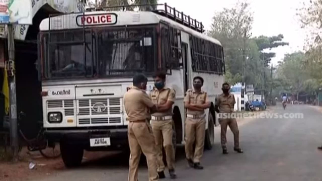 വയലാര് ആര്എസ്എസ് പ്രവര്ത്തകൻ്റെ കൊലപാതകം: കൂടുതൽ പ്രതികളുടെ അറസ്റ്റ് ഇന്നുണ്ടായേക്കും വയലാര് ആര്എസ്എസ് പ്രവര്ത്തകൻ്റെ കൊലപാതകം: കൂടുതൽ പ്രതികളുടെ അറസ്റ്റ് ഇന്നുണ്ടായേക്കും