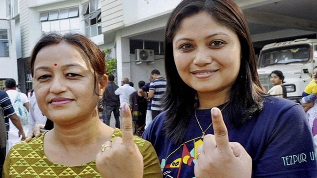 மேற்கு வங்கத்தில் 294 தொகுதிகளுக்கு 8 கட்டமாக தேர்தல்... தலைமை தேர்தல் ஆணையம் அறிவிப்பு...! மேற்கு வங்கத்தில் 294 தொகுதிகளுக்கு 8 கட்டமாக தேர்தல்... தலைமை தேர்தல் ஆணையம் அறிவிப்பு...!