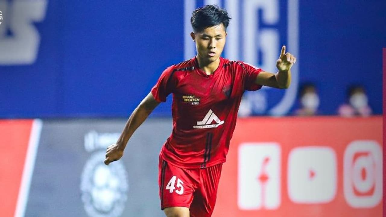 ഇന്ത്യന് ഫുട്ബോളിലെ ഉയര്ന്ന തുക; നോര്ത്ത് ഈസ്റ്റ് താരം അപൂയ മുംബൈ സിറ്റി എഫ്സിയില് ഇന്ത്യന് ഫുട്ബോളിലെ ഉയര്ന്ന തുക; നോര്ത്ത് ഈസ്റ്റ് താരം അപൂയ മുംബൈ സിറ്റി എഫ്സിയില്