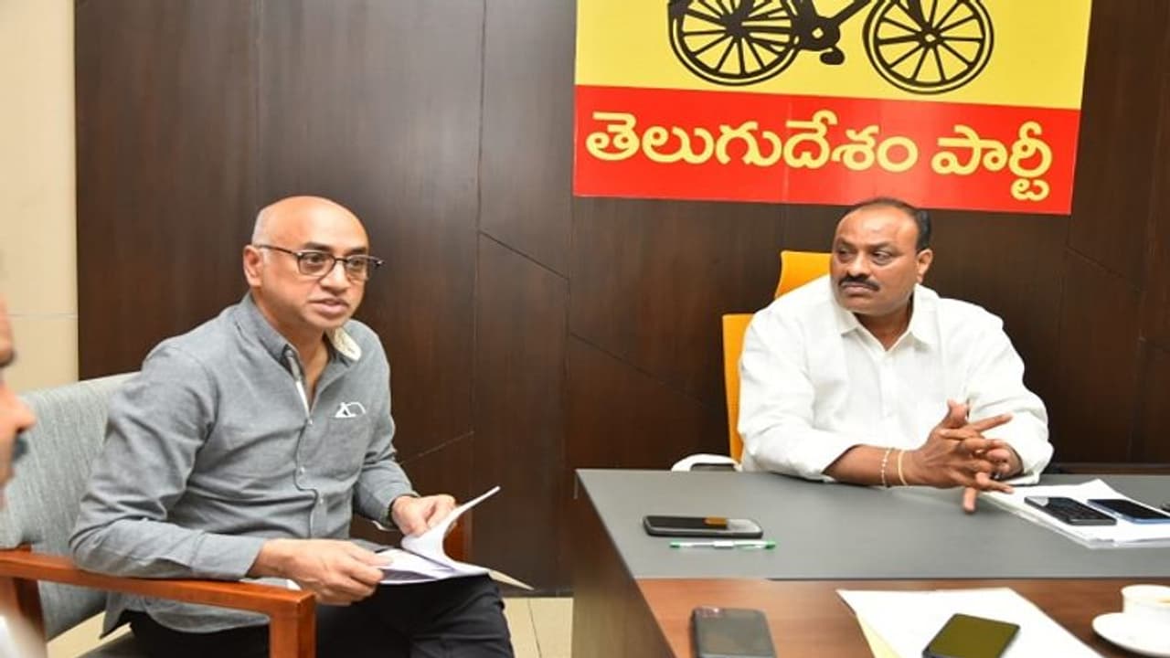 వైసీపీ నేతల్ని పేడలో ముంచిన రబ్బరు చెప్పులతో తరుముతారు.. అచ్చెన్నాయుడు వైసీపీ నేతల్ని పేడలో ముంచిన రబ్బరు చెప్పులతో తరుముతారు.. అచ్చెన్నాయుడు