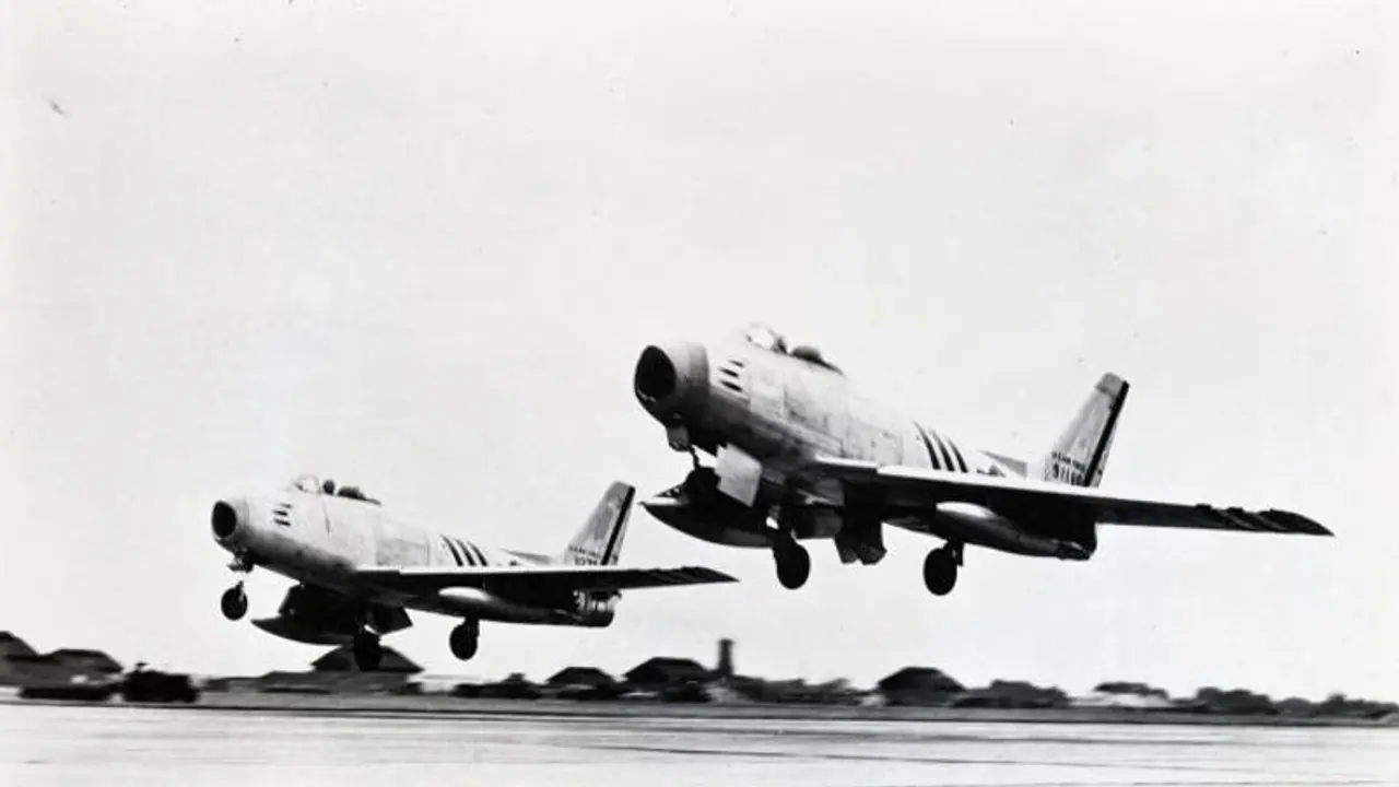 ভারতীয় বিমান বাহিনীর অজানা ইতিহাস, চিনের যুদ্ধের পরই হয়েছিল পট পরিবর্তন ভারতীয় বিমান বাহিনীর অজানা ইতিহাস, চিনের যুদ্ধের পরই হয়েছিল পট পরিবর্তন