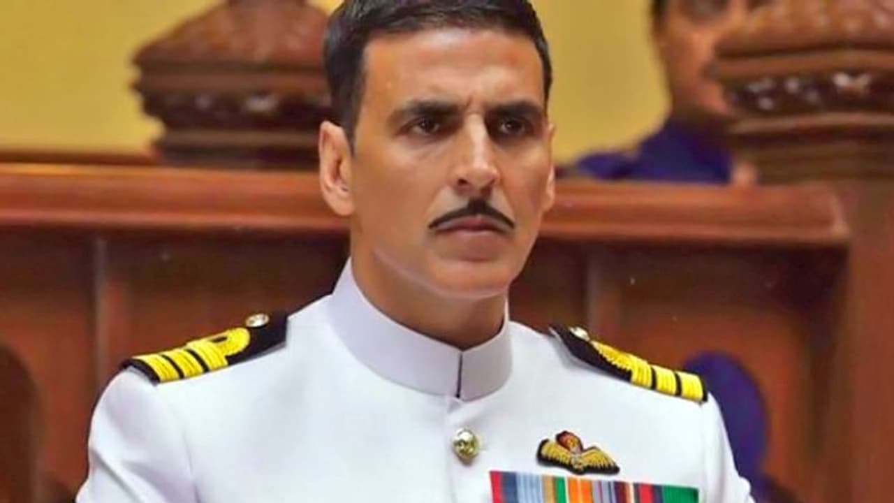 रुस्तम की वजह से मुसीबत में फंसे Akshay Kumar, कोर्ट ने एक्टर समेत 6 लोगों को भेजा नोटिस रुस्तम की वजह से मुसीबत में फंसे Akshay Kumar, कोर्ट ने एक्टर समेत 6 लोगों को भेजा नोटिस