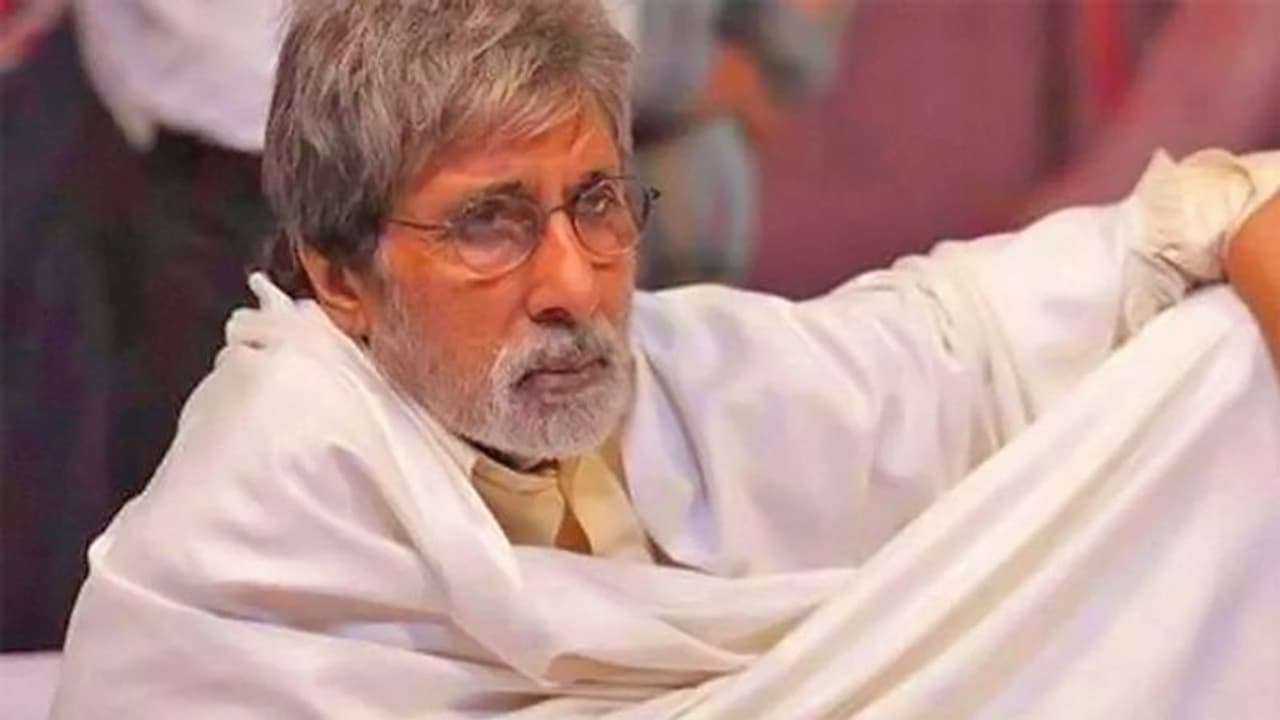 நடிகர் அமிதாப் பச்சனுக்கு திடீர் உடல்நலக்குறைவு..! அறுவை சிகிச்சை... பதற வைத்த ட்விட்! நடிகர் அமிதாப் பச்சனுக்கு திடீர் உடல்நலக்குறைவு..! அறுவை சிகிச்சை... பதற வைத்த ட்விட்!