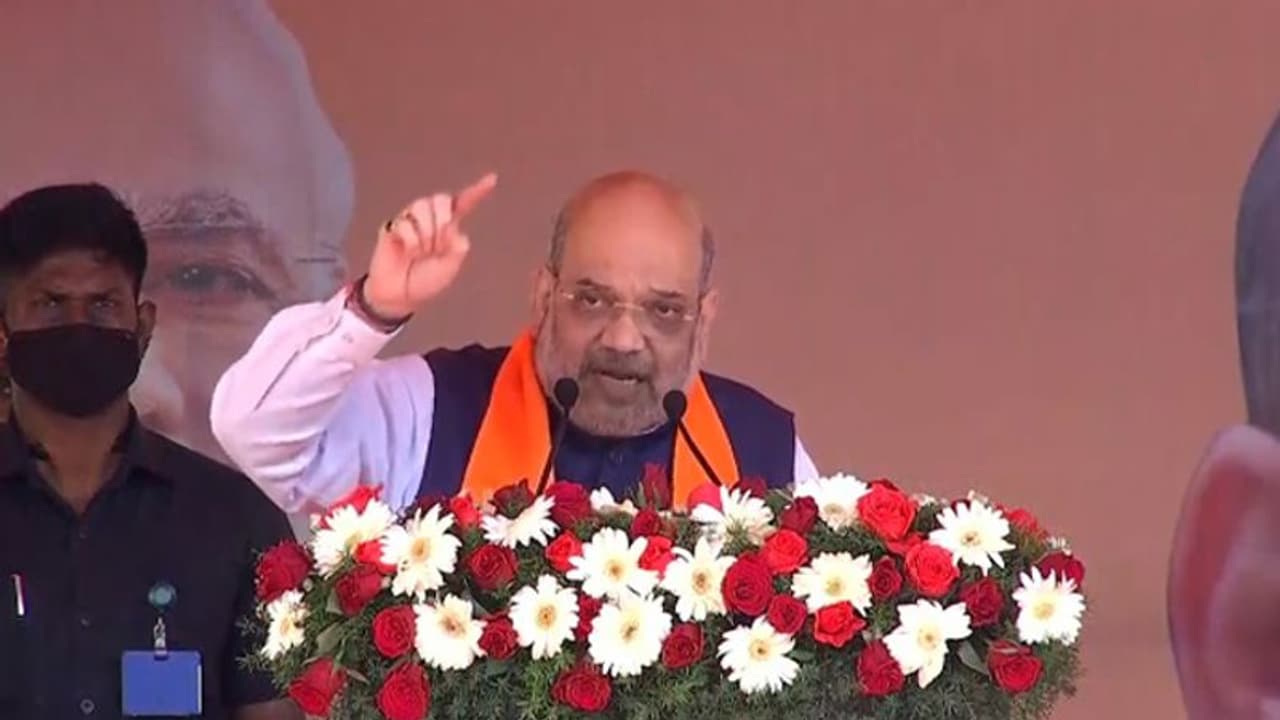 ঝাড়গ্রামের সভায় উপস্থিত না হওয়ার জন্য ক্ষমা চাইলেন অমিত শাহ, তীব্র কটাক্ষ তৃণমূল নেত্রীর ঝাড়গ্রামের সভায় উপস্থিত না হওয়ার জন্য ক্ষমা চাইলেন অমিত শাহ, তীব্র কটাক্ষ তৃণমূল নেত্রীর